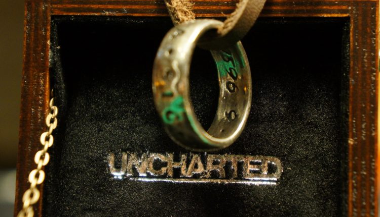 Uncharted ring anillo unboxing3