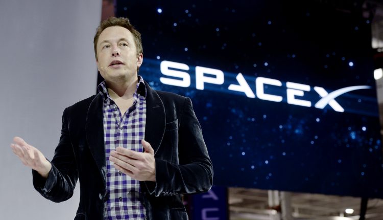 SpaceX CEO Elon Musk Unveils Company’s New Manned Spacecraft, The Dragon V2