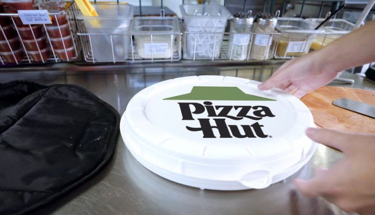 Pizza_Hut_Zume___Delivering_the_Round_Box_01