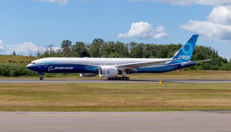 Boeing-777-9-rodaje-990×659