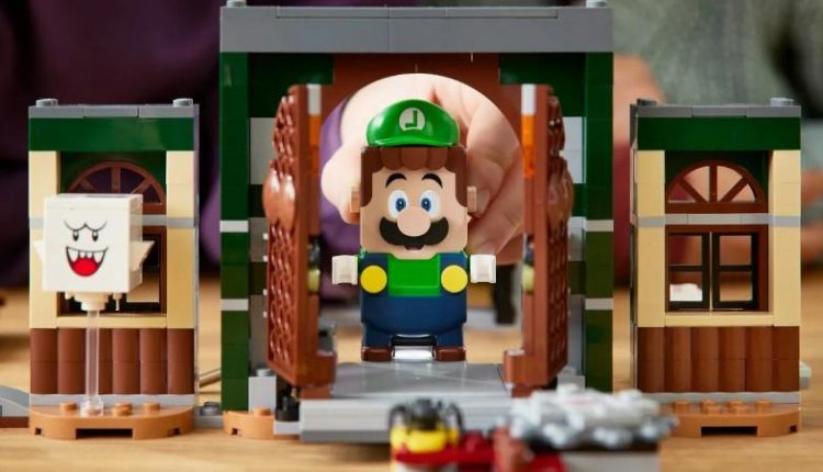 Three-Luigis-Mansion-LEGOs-is-going-to-finish-in-next-year-s-fashion