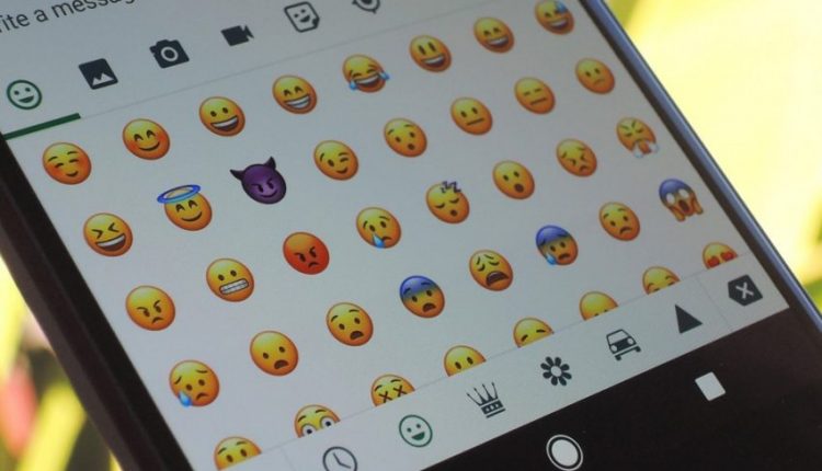 Hard-to-Find-Emojis-Heres-a-List-of-Emoji-Apps-For-Android-System-850×530