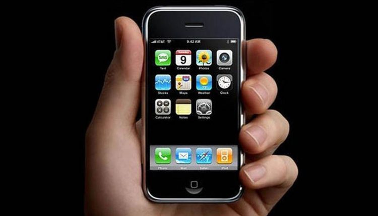 Original-iPhone-Sells-for-Absurd